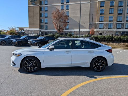 Used 2024 Honda Civic Sport Touring image 6