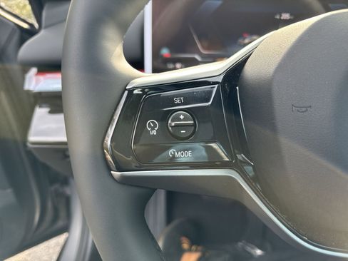 New 2026 BMW i5 eDrive40 image 16