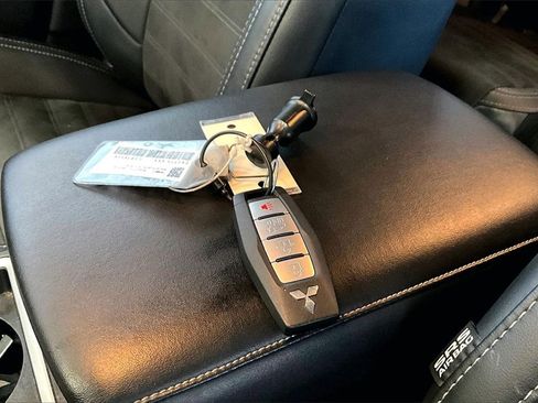 Used 2024 Mitsubishi Outlander SE image 26