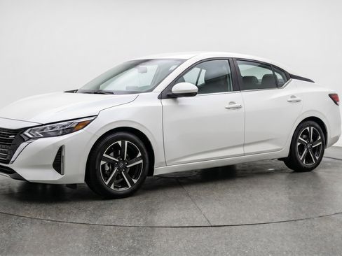 Used 2025 Nissan Sentra SV FWD image 3