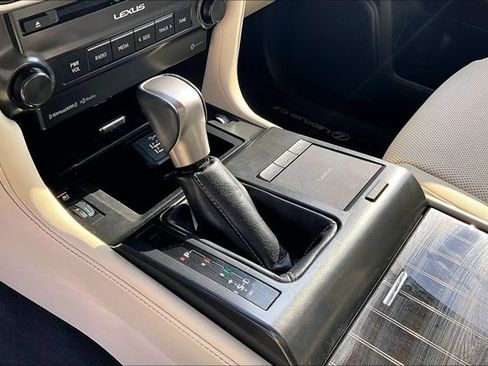 Used 2022 Lexus GX 460 Premium w/ Premium Package AWD/4WD image 15