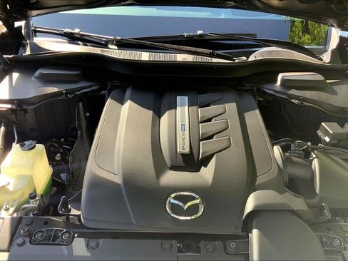 New 2025 MAZDA CX-70 Plug-In Hybrid w/ Premium Plus AWD/4WD image 9