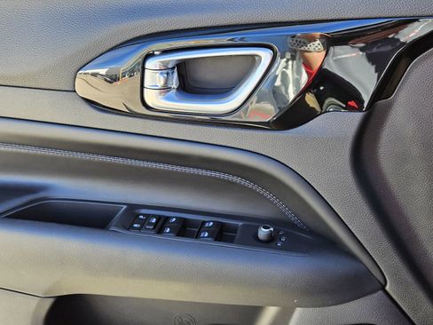 New 2026 Jeep Compass Latitude image 24