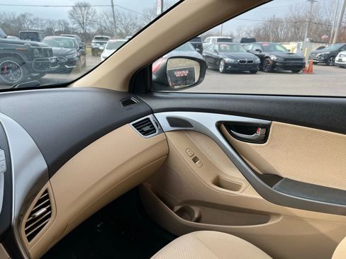 Used 2013 Hyundai Elantra GLS w/ Preferred Pkg image 14