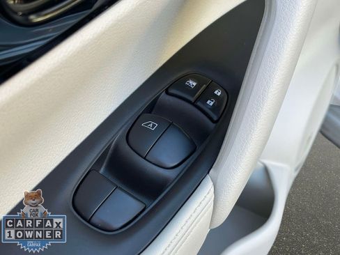 Used 2022 Nissan Rogue Sport SL w/ Premium Package image 21