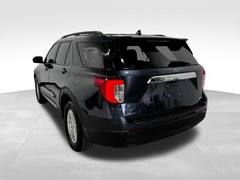 Used 2023 Ford Explorer XLT AWD/4WD image 43
