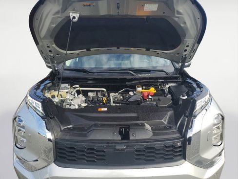 Used 2024 Mitsubishi Outlander SE image 19
