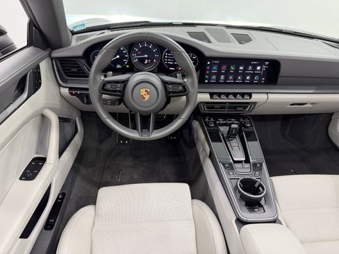 Certified 2022 Porsche 911 Targa 4S image 25