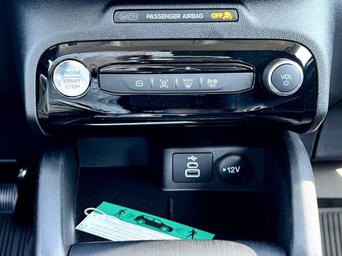 New 2025 Ford Escape SE image 26