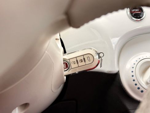 Used 2015 FIAT 500 Pop FWD image 32