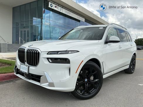 Certified 2025 BMW X7 xDrive40i AWD/4WD image 1