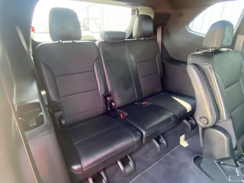 Used 2025 Buick Enclave Preferred FWD image 27