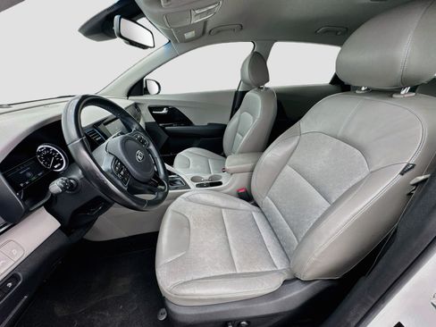 Used 2018 Kia Niro EX FWD image 13