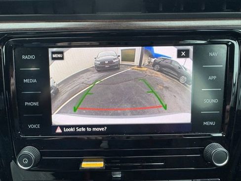 Used 2020 Volkswagen Passat 2.0T SEL image 9