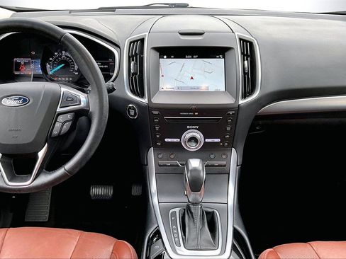 Used 2018 Ford Edge Titanium w/ Equipment Group 301A image 12