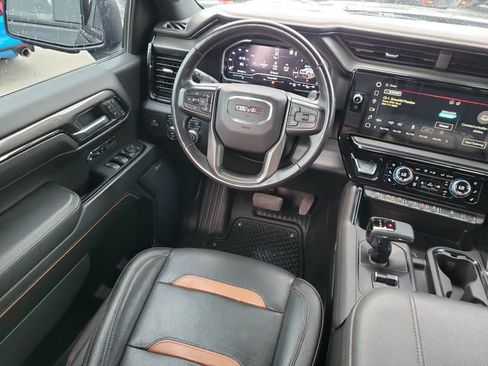 Used 2023 GMC Sierra 1500 AT4 w/ Technology Package AWD/4WD image 24