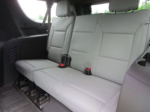 New 2026 GMC Yukon XL Elevation w/ Elevation Premium Package RWD image 19