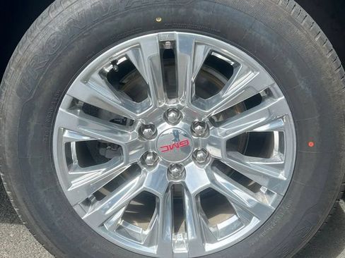 Used 2021 GMC Yukon Denali AWD/4WD image 9