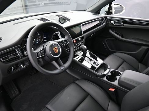New 2026 Porsche Macan AWD/4WD image 4