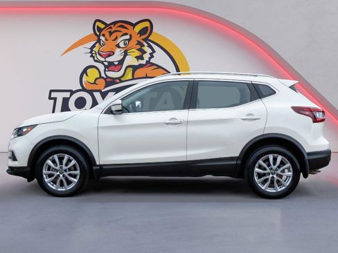 Used 2020 Nissan Rogue Sport SV image 8