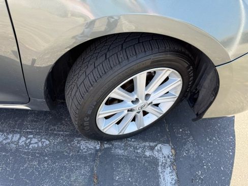 Used 2012 Toyota Camry XLE w/ Leather Pkg FWD image 26