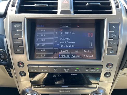 Used 2021 Lexus GX 460 Luxury w/ Accessory Package AWD/4WD image 16