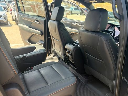 Used 2025 GMC Acadia AT4 w/ Super Cruise Package AWD/4WD image 17