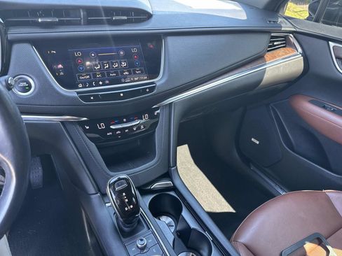 Used 2021 Cadillac XT5 Premium Luxury FWD image 24
