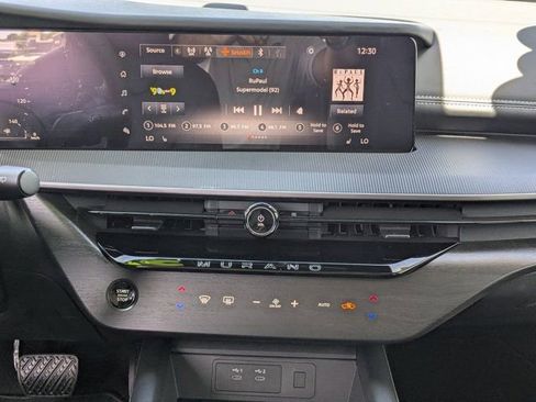 Used 2025 Nissan Murano SV FWD image 18