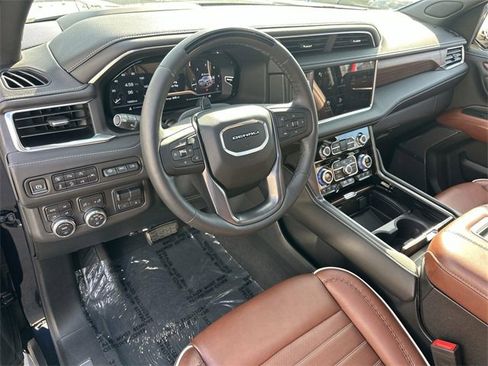 Used 2024 GMC Yukon Denali Ultimate image 9