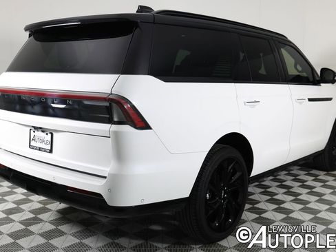 Used 2025 Lincoln Navigator Black Label AWD/4WD image 5