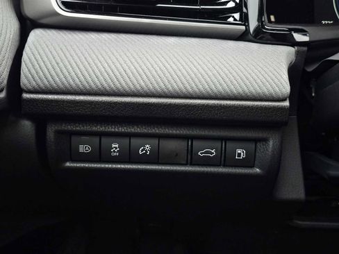 Certified 2025 Toyota Camry SE image 28