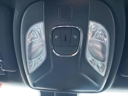 Used 2025 Jeep Compass Limited image 25