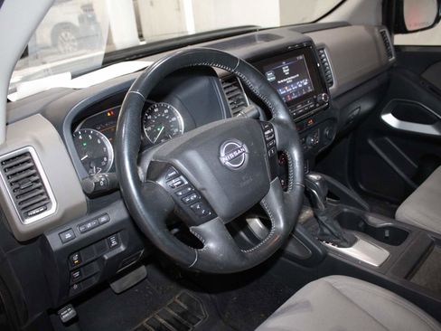 Used 2022 Nissan Frontier SV RWD image 8