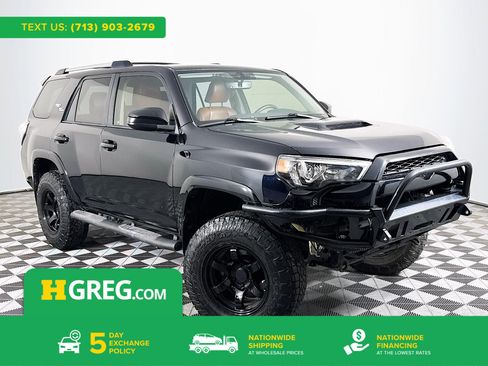 Used 2018 Toyota 4Runner TRD Off-Road image 1