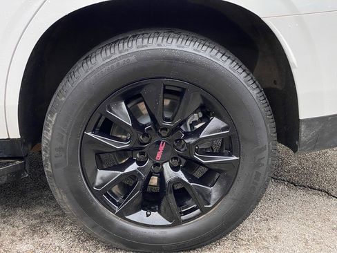 Used 2023 GMC Yukon SLT w/ SLT Premium Package image 43