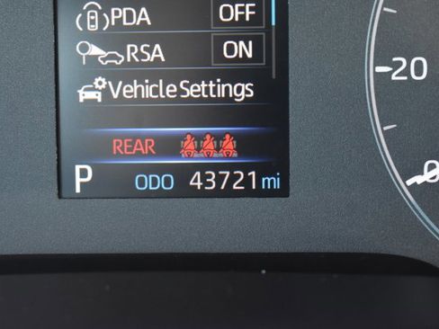 Used 2024 Toyota Corolla LE image 22