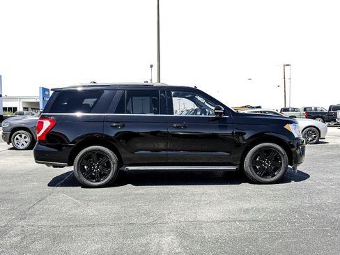 Used 2020 Ford Expedition XLT w/ Equipment Group 202A RWD image 5