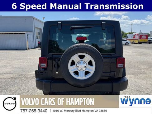 Used 2017 Jeep Wrangler Unlimited Sport w/ Connectivity Group AWD/4WD image 9