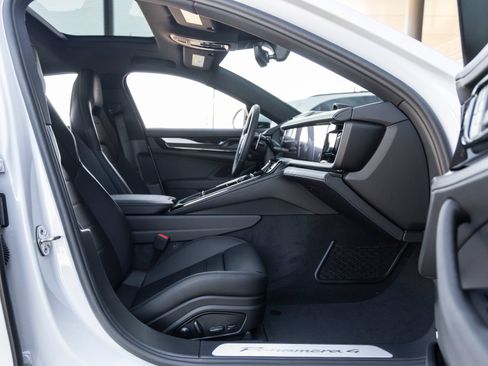 Certified 2025 Porsche Panamera 4 AWD/4WD image 20