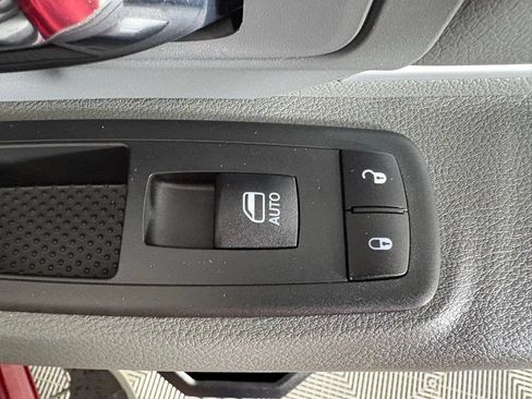 Used 2019 RAM 1500 Classic SLT RWD image 35