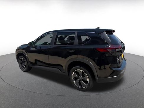 Used 2025 Nissan Rogue SV FWD image 10