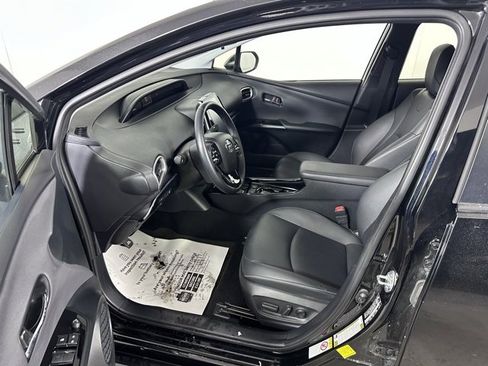 Used 2022 Toyota Prius Prime XLE image 19
