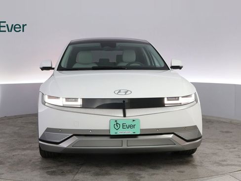 Used 2024 Hyundai Ioniq 5 Limited image 12