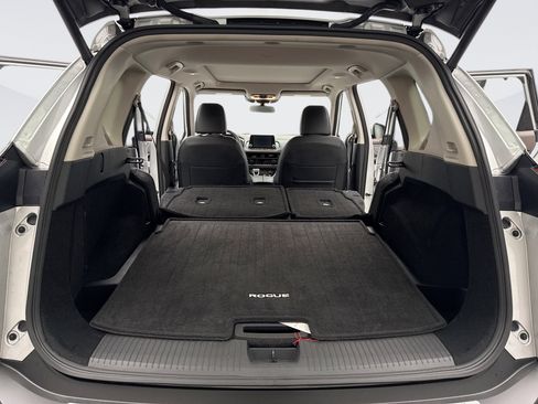 Used 2023 Nissan Rogue SV w/ SV Premium B Package image 22
