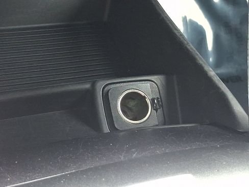 Used 2016 Ford Fusion SE w/ Equipment Group 201A FWD image 24