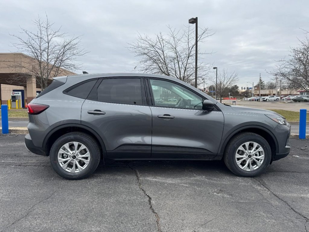 Used 2026 Ford Escape Active w/ Cold Weather Package AWD/4WD image 2