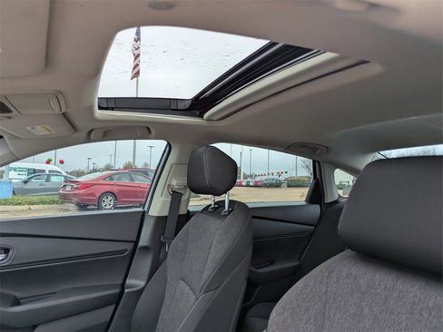 Certified 2025 Honda Accord SE image 12