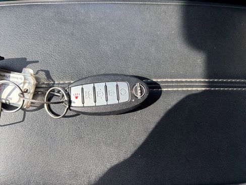 Used 2025 Nissan Altima 2.5 SV FWD image 21