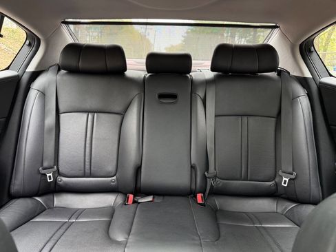 Used 2015 Kia K900 Premium w/ Interior Highline Package RWD image 29